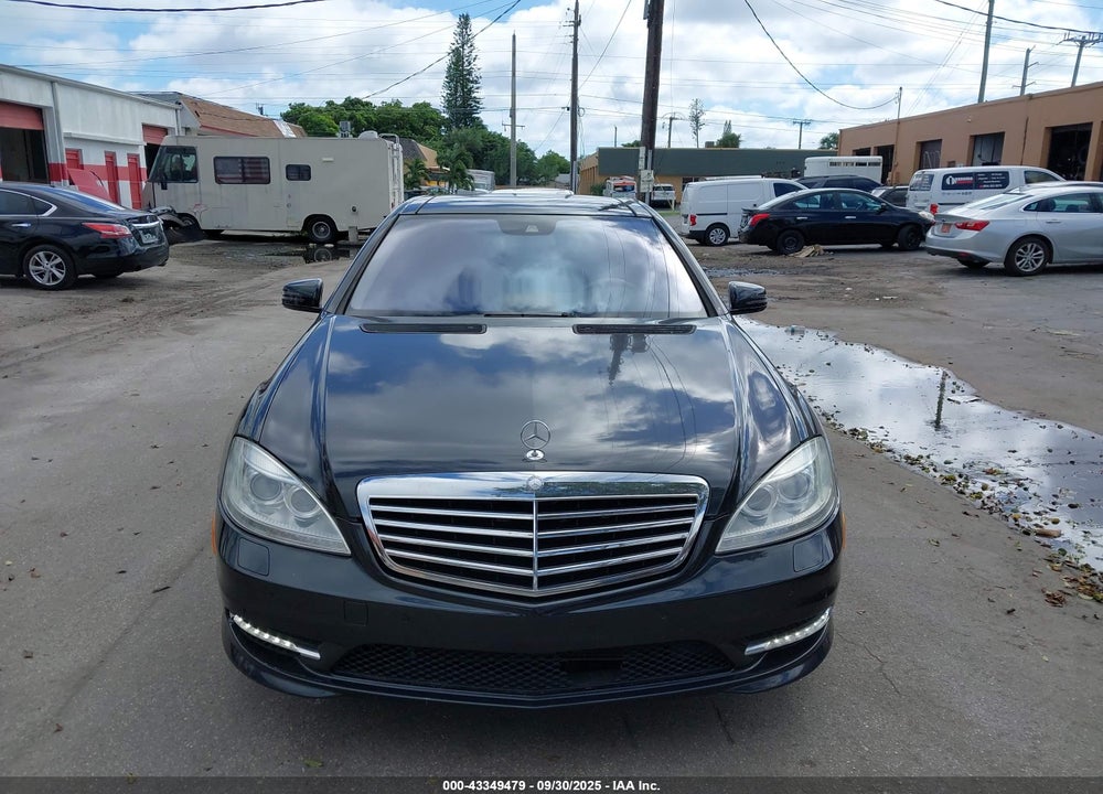 2011 MERCEDES-BENZ S 550 VIN: WDDNG7BB4BA386594