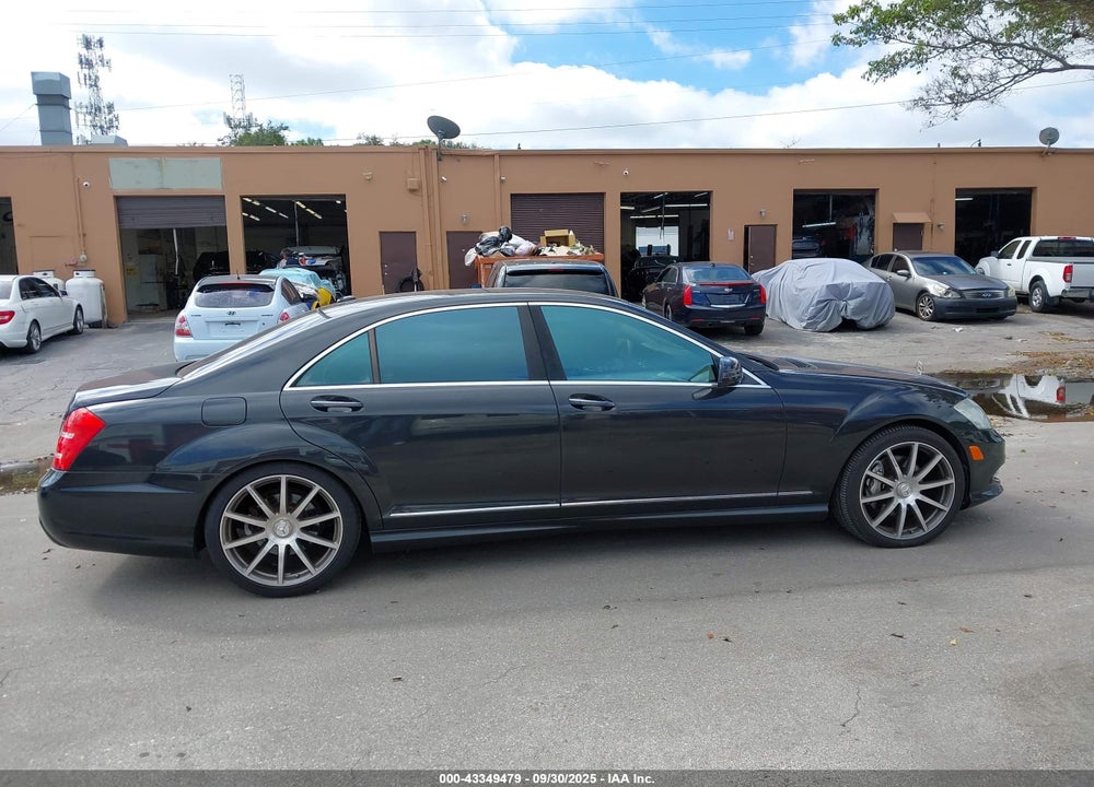 2011 MERCEDES-BENZ S 550 VIN: WDDNG7BB4BA386594