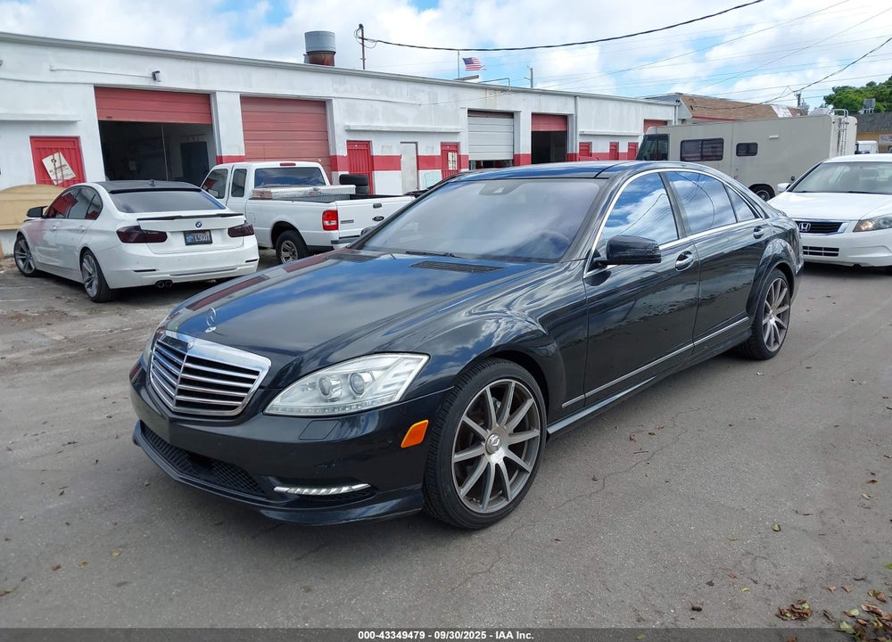 2011 MERCEDES-BENZ S 550 VIN: WDDNG7BB4BA386594