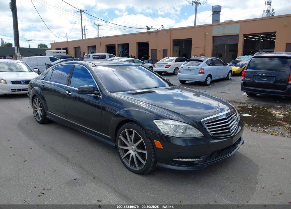 2011 MERCEDES-BENZ S 550 VIN: WDDNG7BB4BA386594