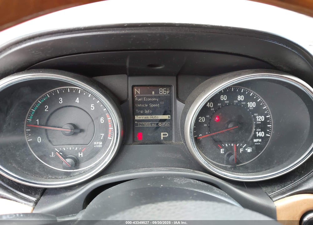 2011 JEEP GRAND CHEROKEE OVERLAND VIN: 1J4RR6GT3BC561045