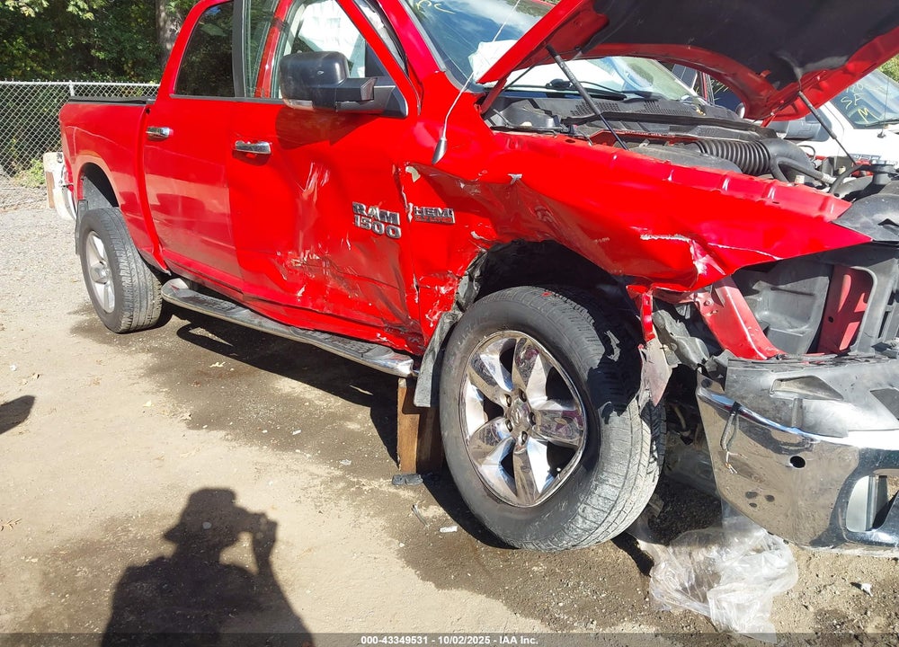 2017 RAM 1500 VIN: 3C6RR7LT3HG505931
