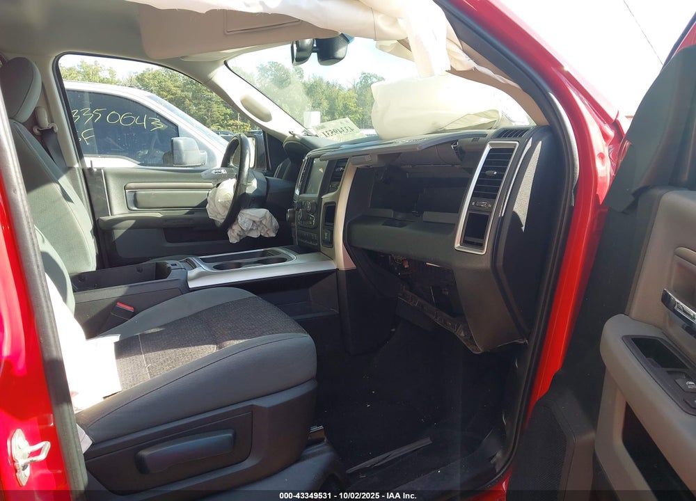 2017 RAM 1500 VIN: 3C6RR7LT3HG505931