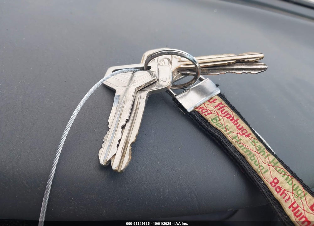 2000 TOYOTA CAMRY LE V6 VIN: 4T1BF22K7YU104440
