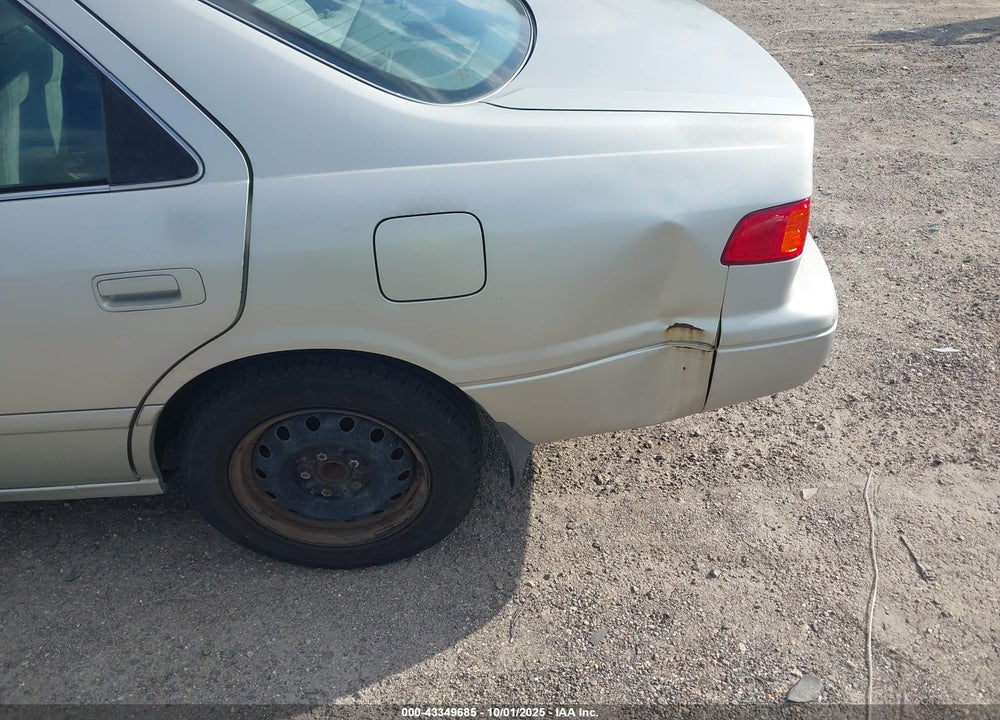 2000 TOYOTA CAMRY LE V6 VIN: 4T1BF22K7YU104440