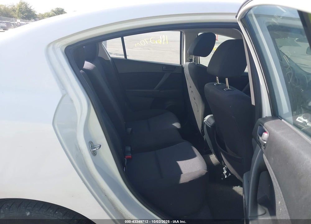 2010 MAZDA 3 I SPORT VIN: JM1BL1SF1A1281129