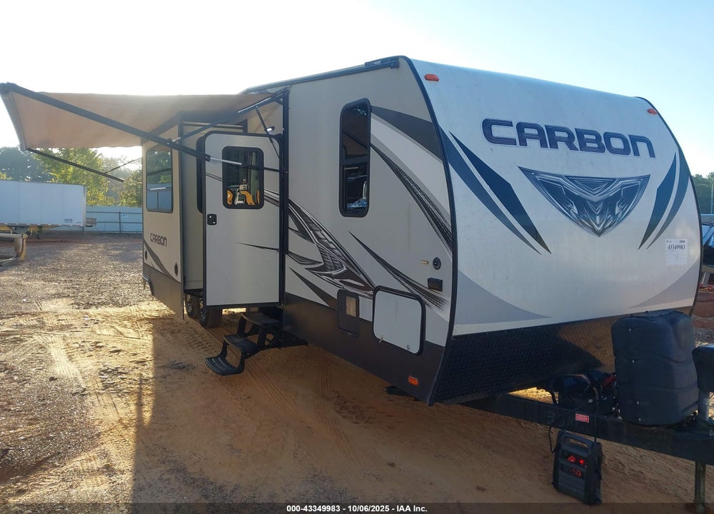 2018 KEYSTONE CARBON VIN: 4YDT35121JR805341