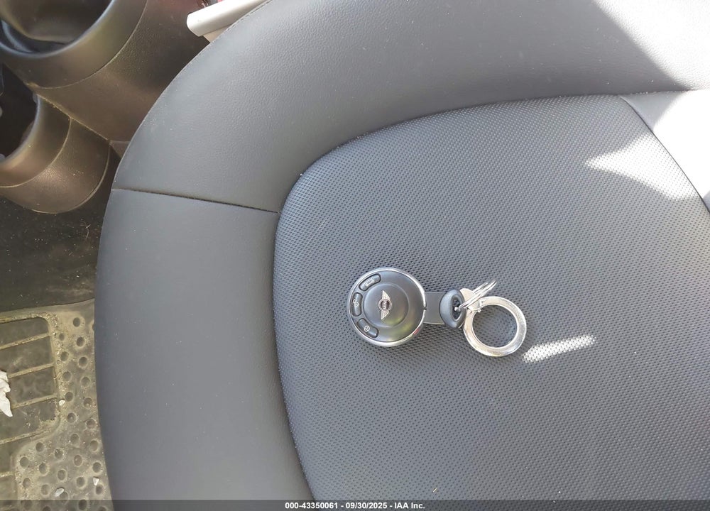 2013 MINI COUNTRYMAN VIN: WMWZB3C51DWM31764