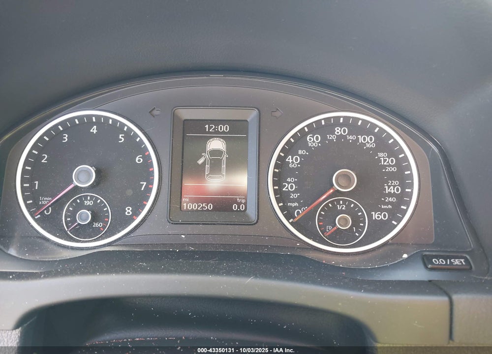 2016 VOLKSWAGEN TIGUAN VIN: WVGAV7AX6GW537887