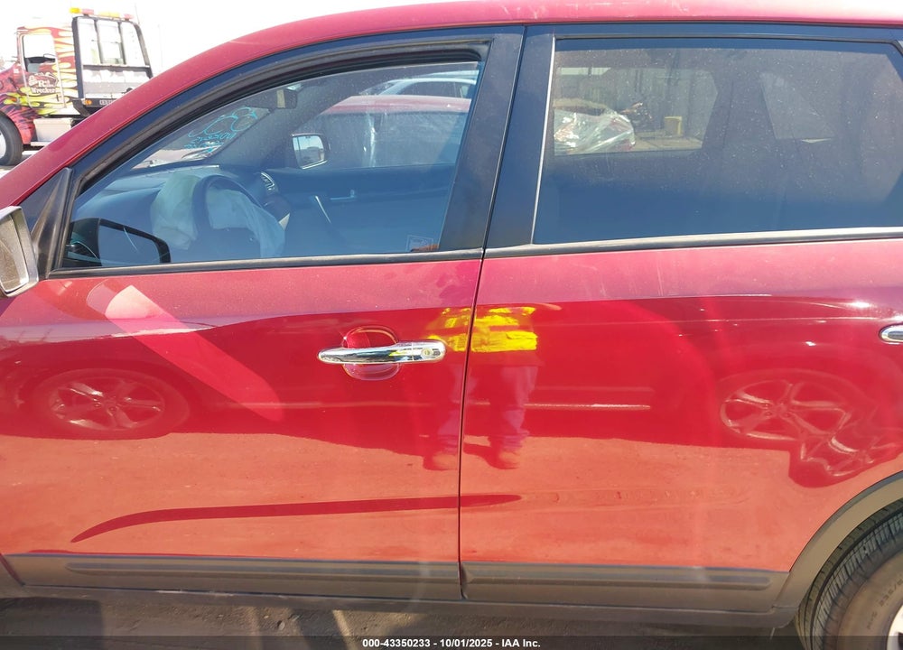 2015 KIA SORENTO LX VIN: 5XYKT3A67FG643307