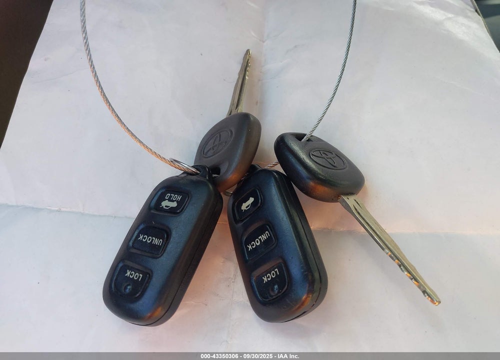 2005 TOYOTA CAMRY LE V6/XLE V6 VIN: 4T1BF30K65U093936