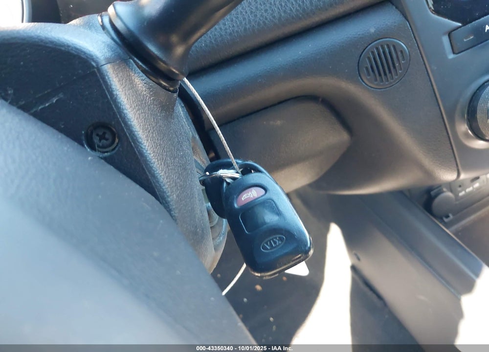 2010 KIA FORTE VIN: KNAFU6A2XA5202055