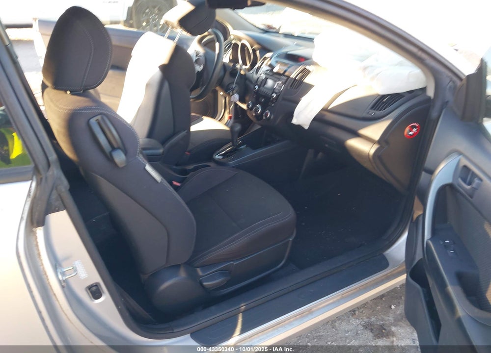 2010 KIA FORTE VIN: KNAFU6A2XA5202055
