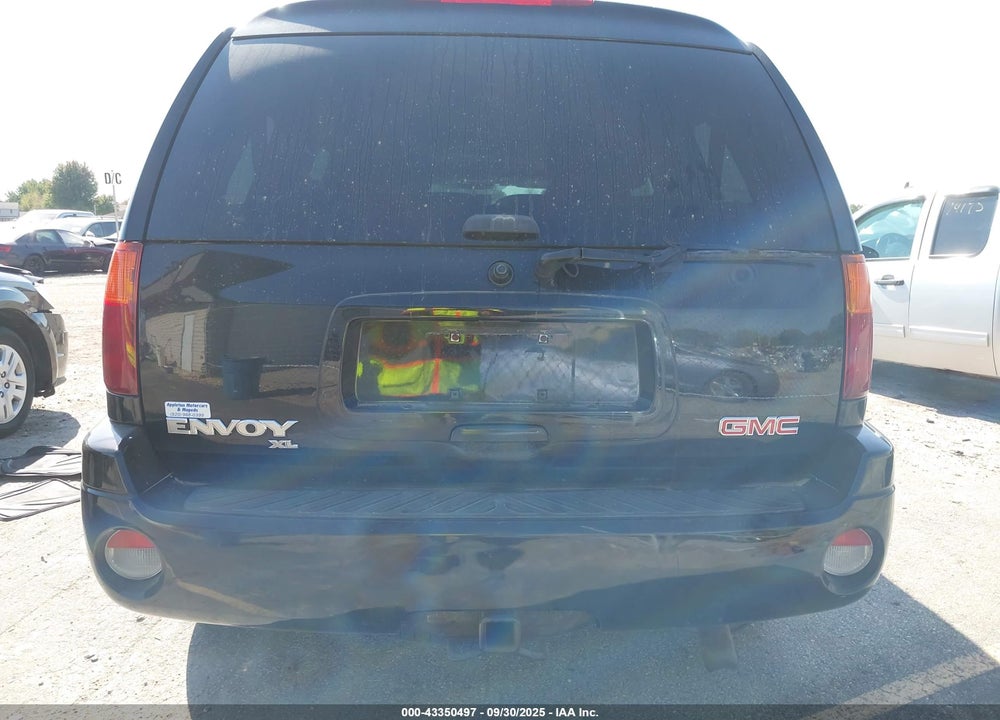 2005 GMC ENVOY XL SLE VIN: 1GKET16S356184175