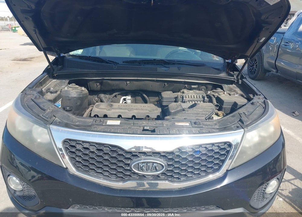 2011 KIA SORENTO VIN: 5XYKUCA19BG147484