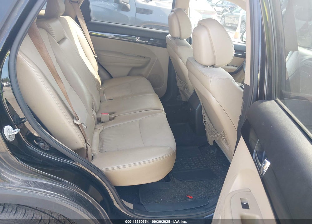 2011 KIA SORENTO VIN: 5XYKUCA19BG147484