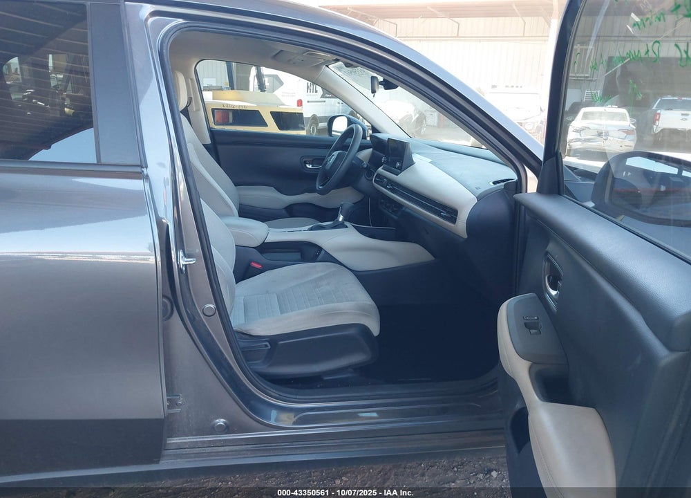 2025 HONDA HR-V VIN: 3CZRZ1H33SM743246
