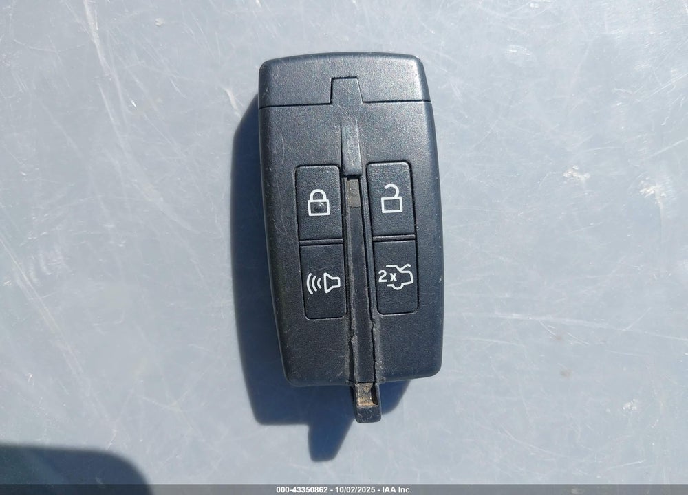 2011 LINCOLN MKT VIN: 2LMHJ5FR9BBJ52766