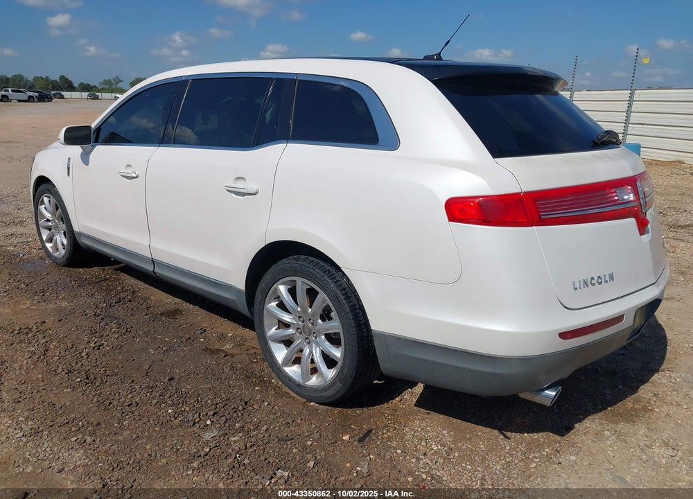 2011 LINCOLN MKT VIN: 2LMHJ5FR9BBJ52766
