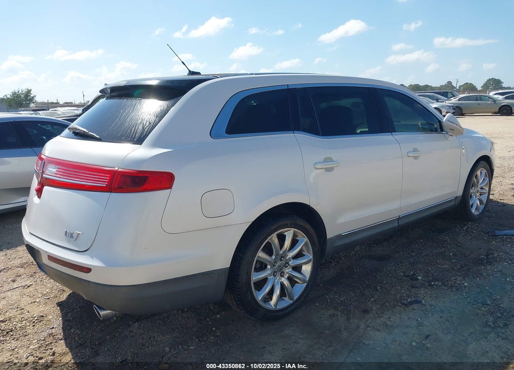 2011 LINCOLN MKT VIN: 2LMHJ5FR9BBJ52766