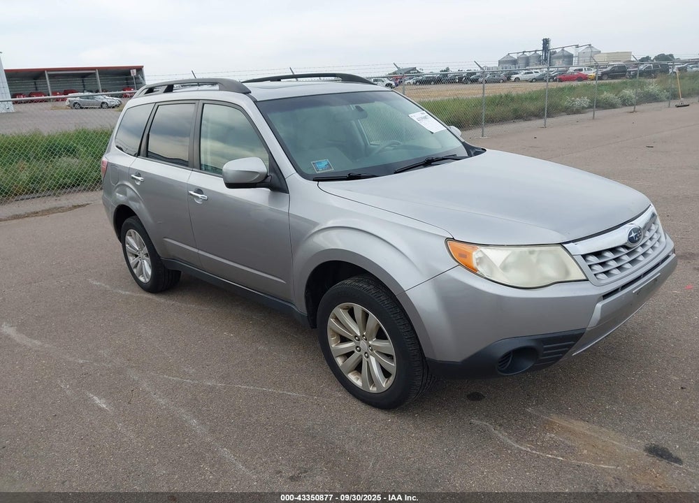 2011 SUBARU FORESTER 2.5X PREMIUM VIN: JF2SHADCXBH700996