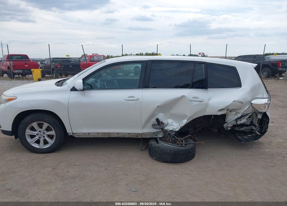 2013 TOYOTA HIGHLANDER BASE V6 VIN: 5TDBK3EH5DS230719