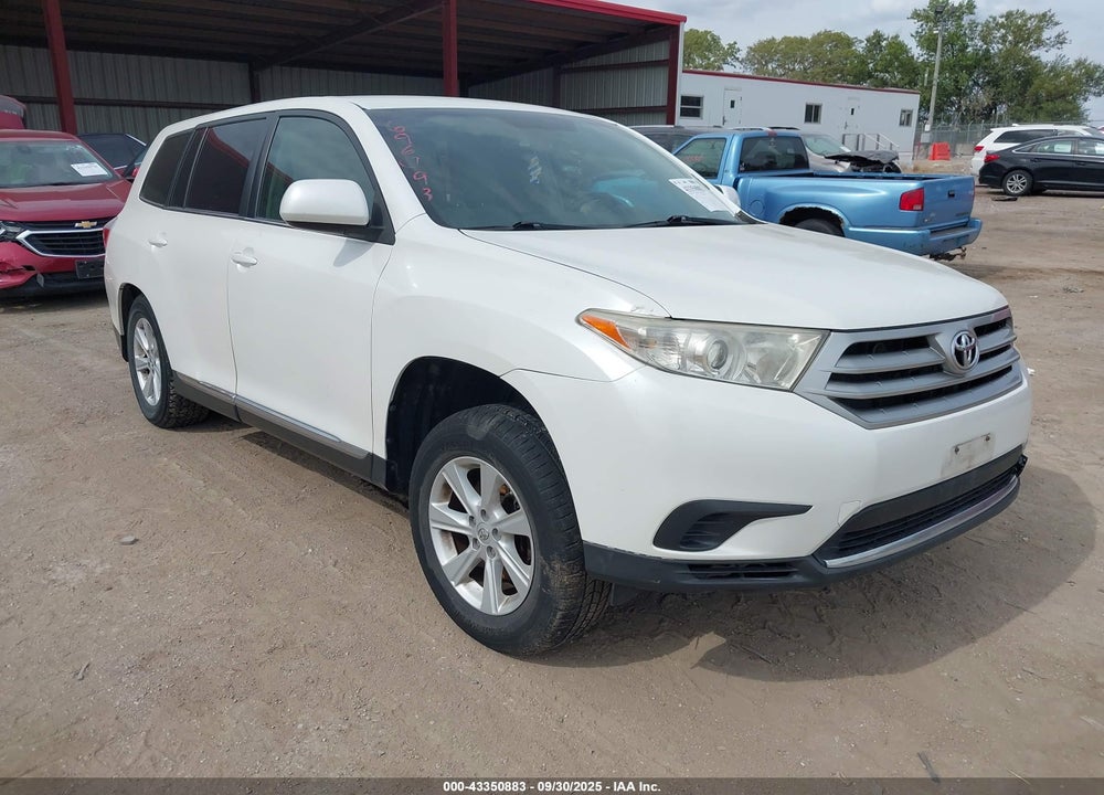 2013 TOYOTA HIGHLANDER BASE V6 VIN: 5TDBK3EH5DS230719