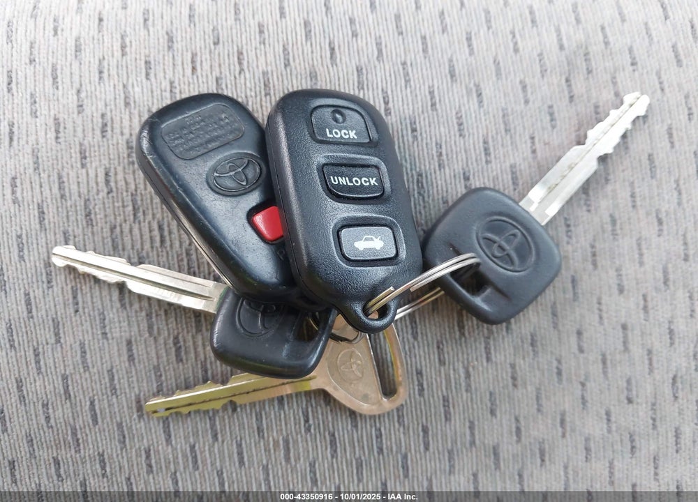 2003 TOYOTA CAMRY LE VIN: 4T1BE32K43U260047
