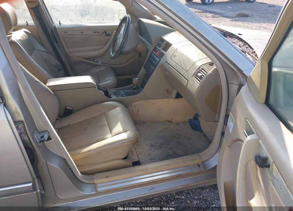 1998 MERCEDES-BENZ C 230 VIN: WDBHA23G0WA520897