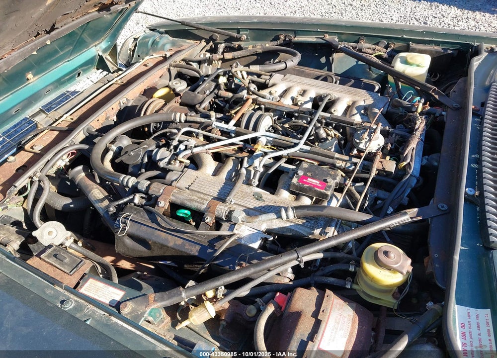 1985 JAGUAR XJS VIN: SAJNV5841FC122452