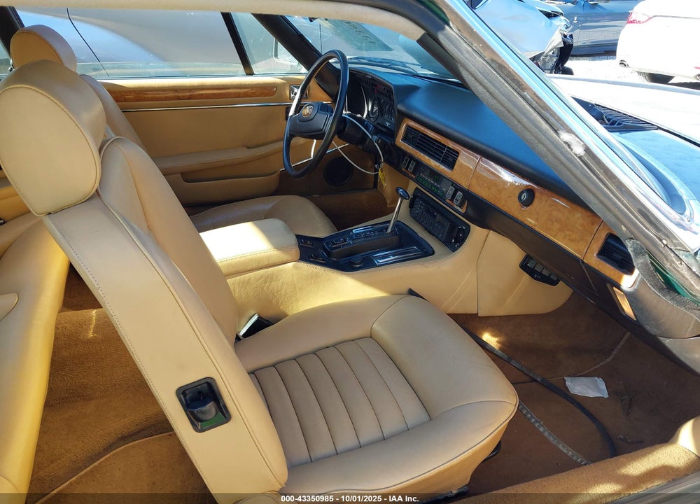 1985 JAGUAR XJS VIN: SAJNV5841FC122452