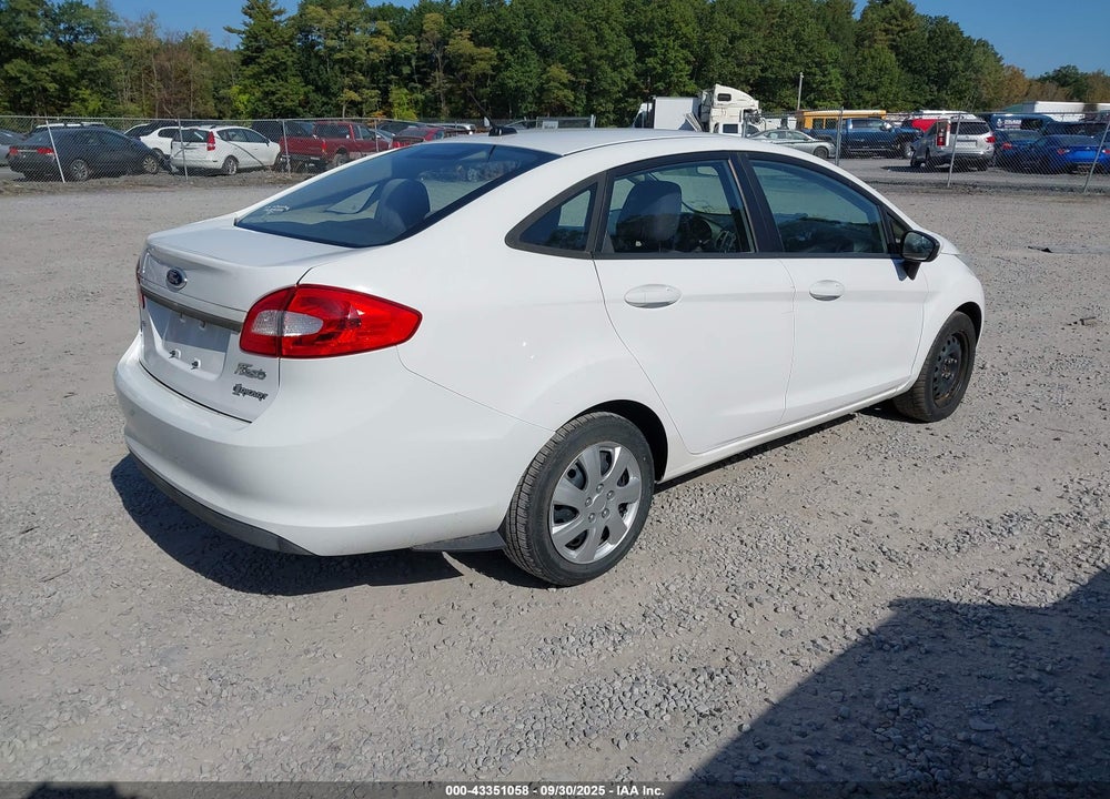 2011 FORD FIESTA VIN: 3FADP4BJ7BM153913