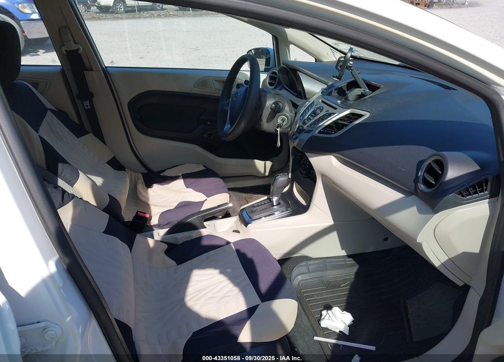2011 FORD FIESTA VIN: 3FADP4BJ7BM153913