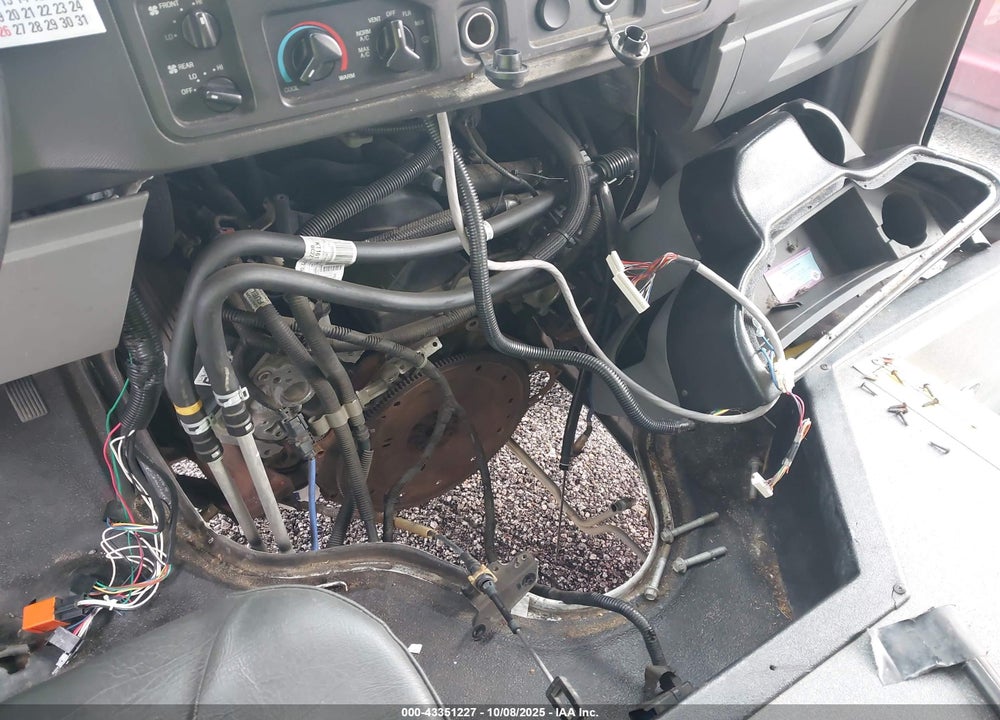 2015 FORD E-350 CUTAWAY VIN: 1FDEE3FL1FDA23889