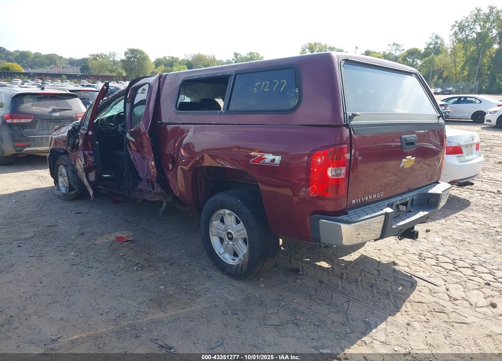2013 CHEVROLET SILVERADO 1500 LT VIN: 1GCRKSE73DZ131623