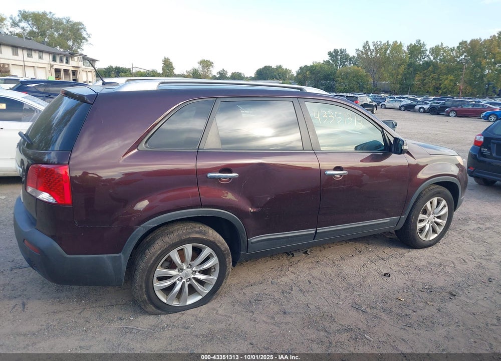 2011 KIA SORENTO VIN: 5XYKT4A20BG066889
