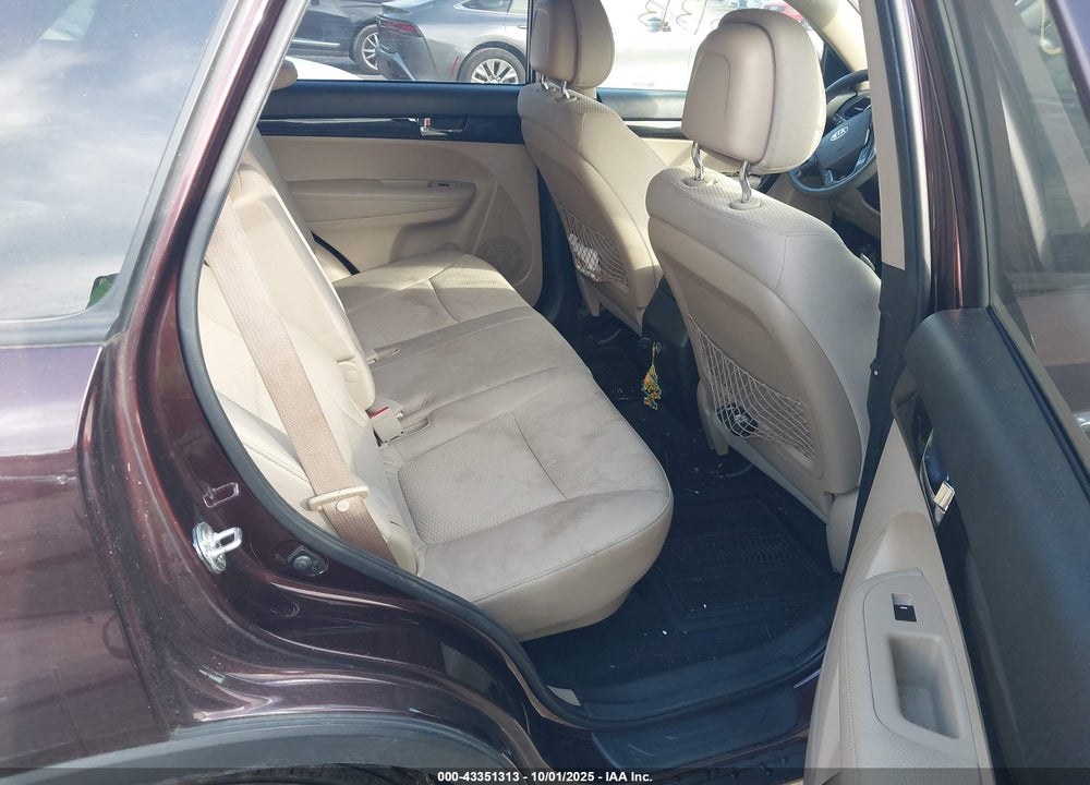 2011 KIA SORENTO VIN: 5XYKT4A20BG066889