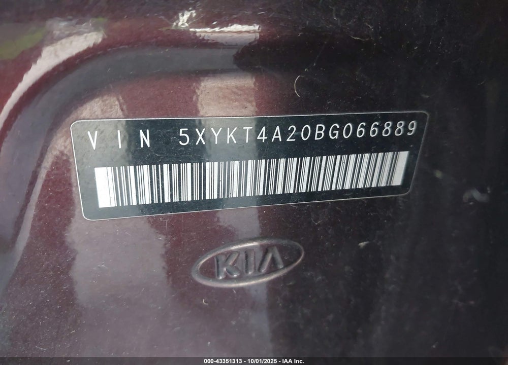 2011 KIA SORENTO VIN: 5XYKT4A20BG066889