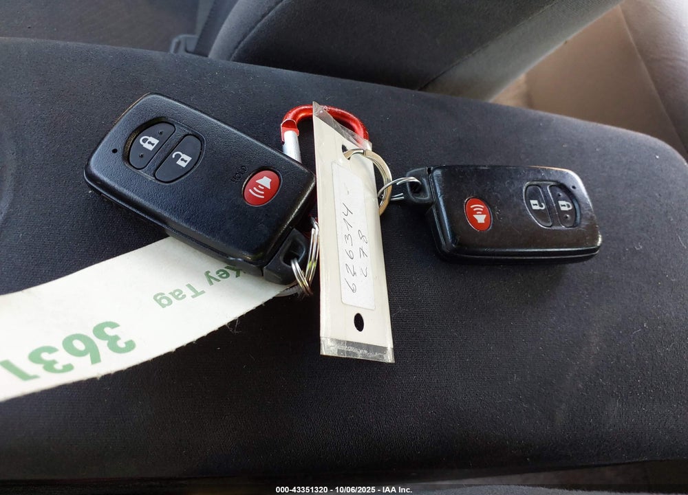 2013 TOYOTA PRIUS THREE VIN: JTDKN3DU4D0352464