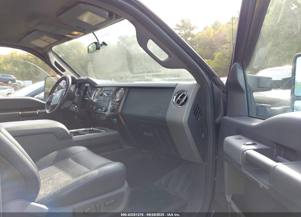 2011 FORD F-250 LARIAT VIN: 1FT7X2B68BEA23152