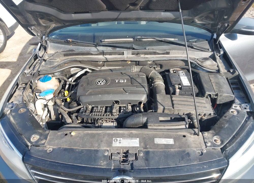 2014 VOLKSWAGEN JETTA VIN: 3VWD17AJ1EM393393