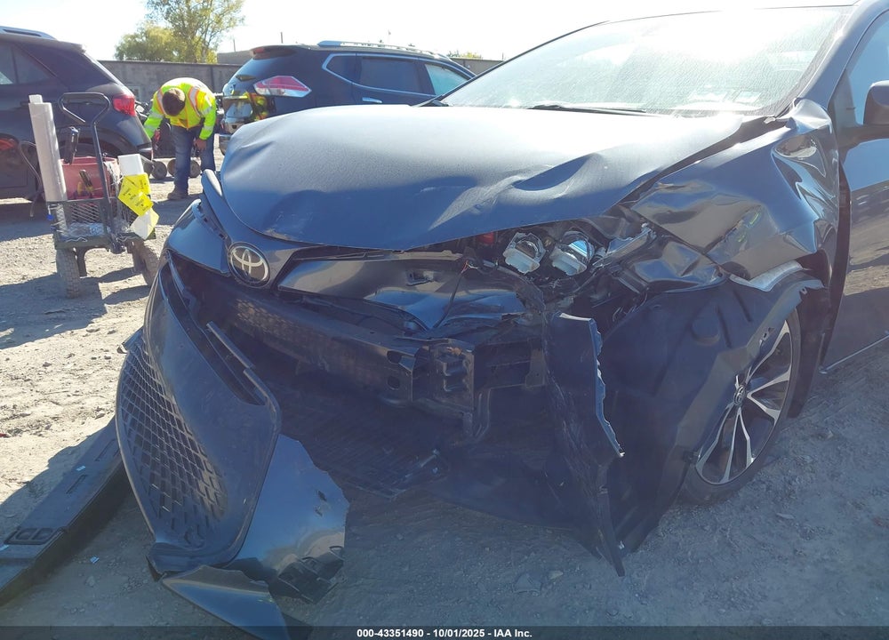 2018 TOYOTA COROLLA XSE VIN: 2T1BURHE5JC986585