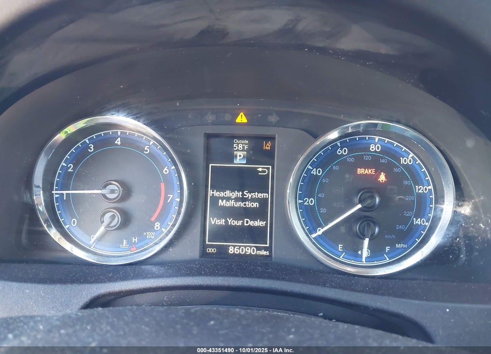 2018 TOYOTA COROLLA XSE VIN: 2T1BURHE5JC986585