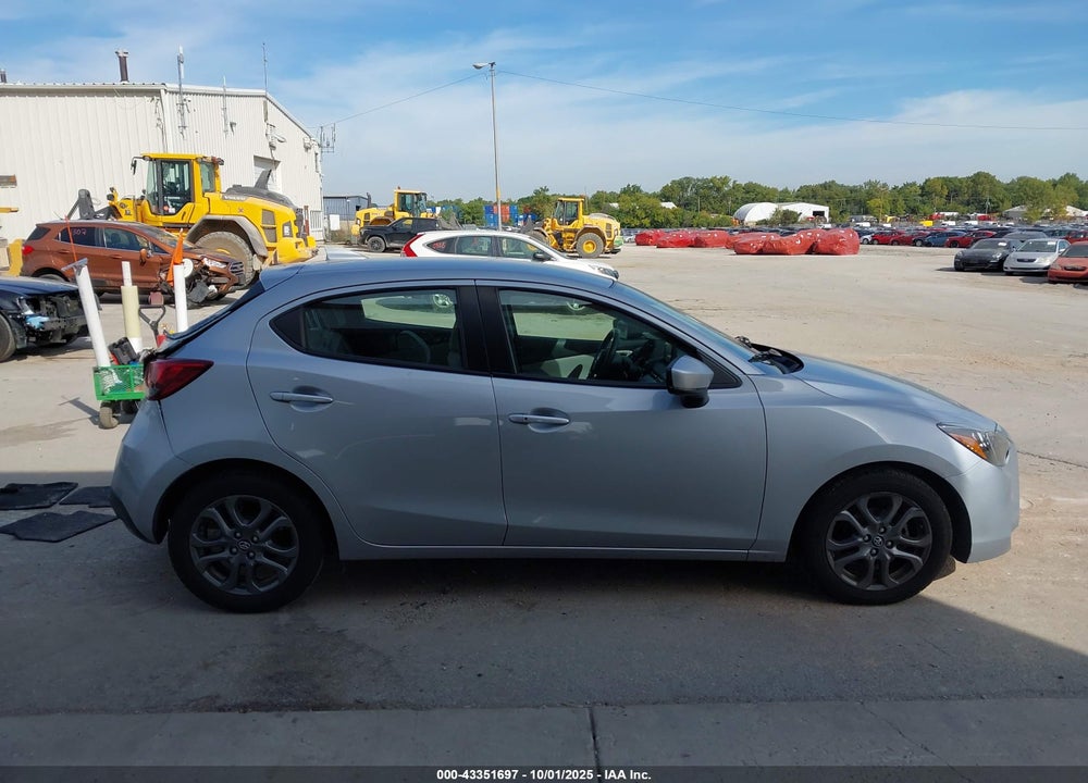 2020 TOYOTA YARIS LE VIN: 3MYDLBJV7LY705937
