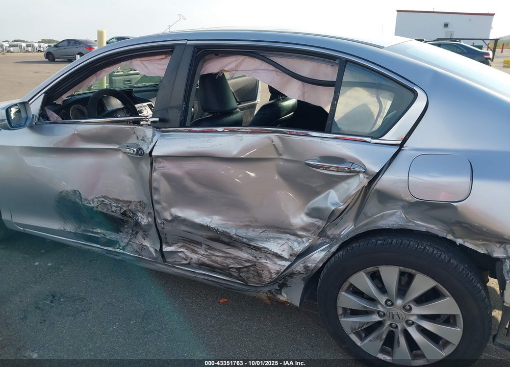 2013 HONDA ACCORD EX VIN: 1HGCR2F72DA039824