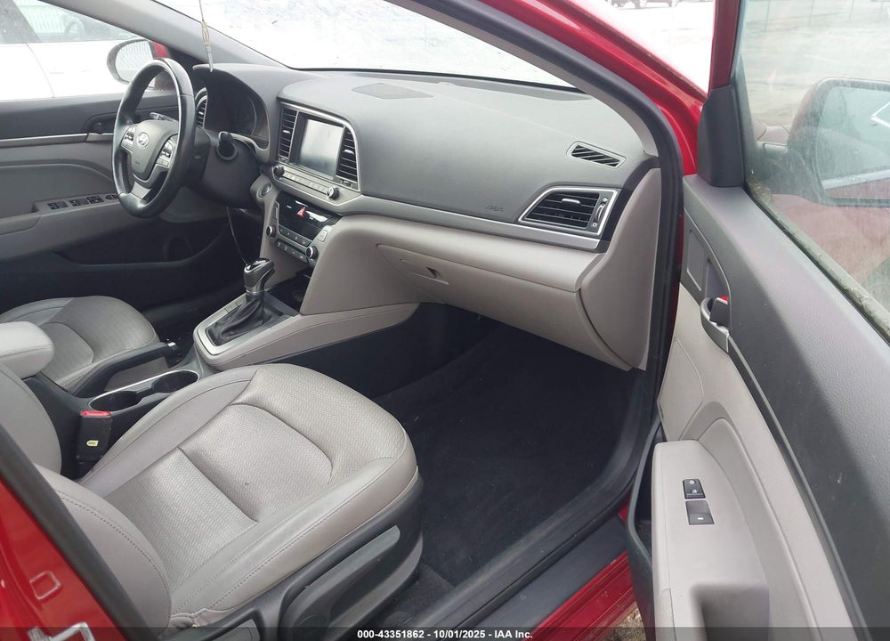 2017 HYUNDAI ELANTRA VIN: KMHD84LF4HU358834