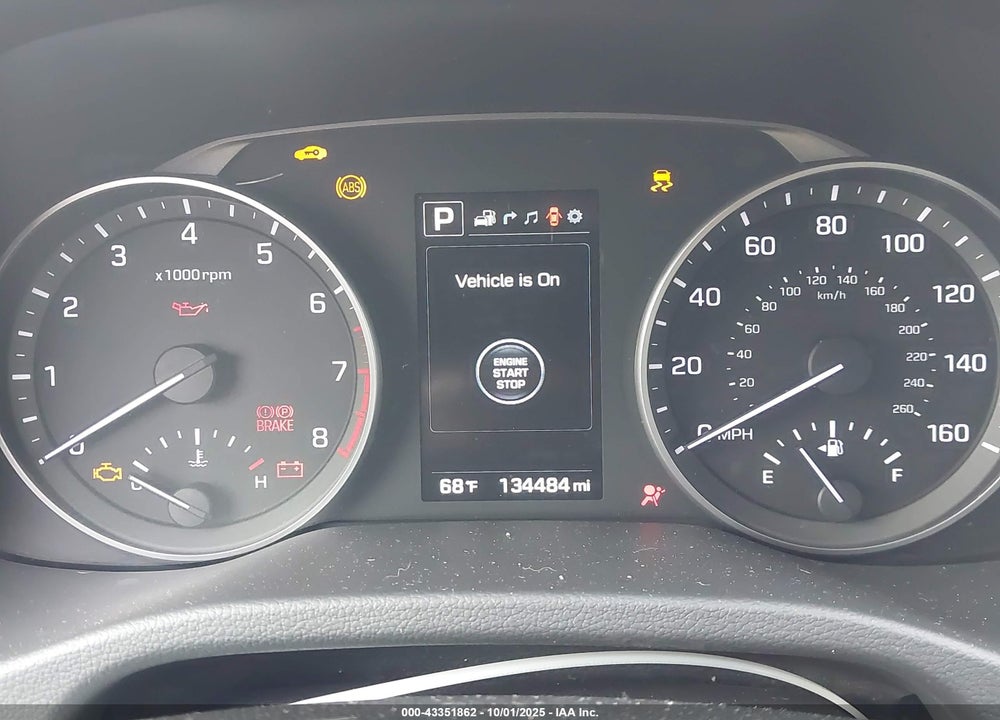 2017 HYUNDAI ELANTRA VIN: KMHD84LF4HU358834