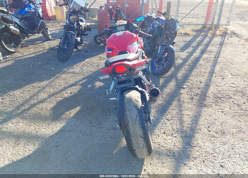 2024 HONDA CBR650 VIN: MLHRH1553R5001053