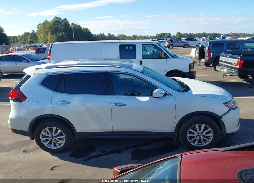 2017 NISSAN ROGUE VIN: 5N1AT2MV1HC732804