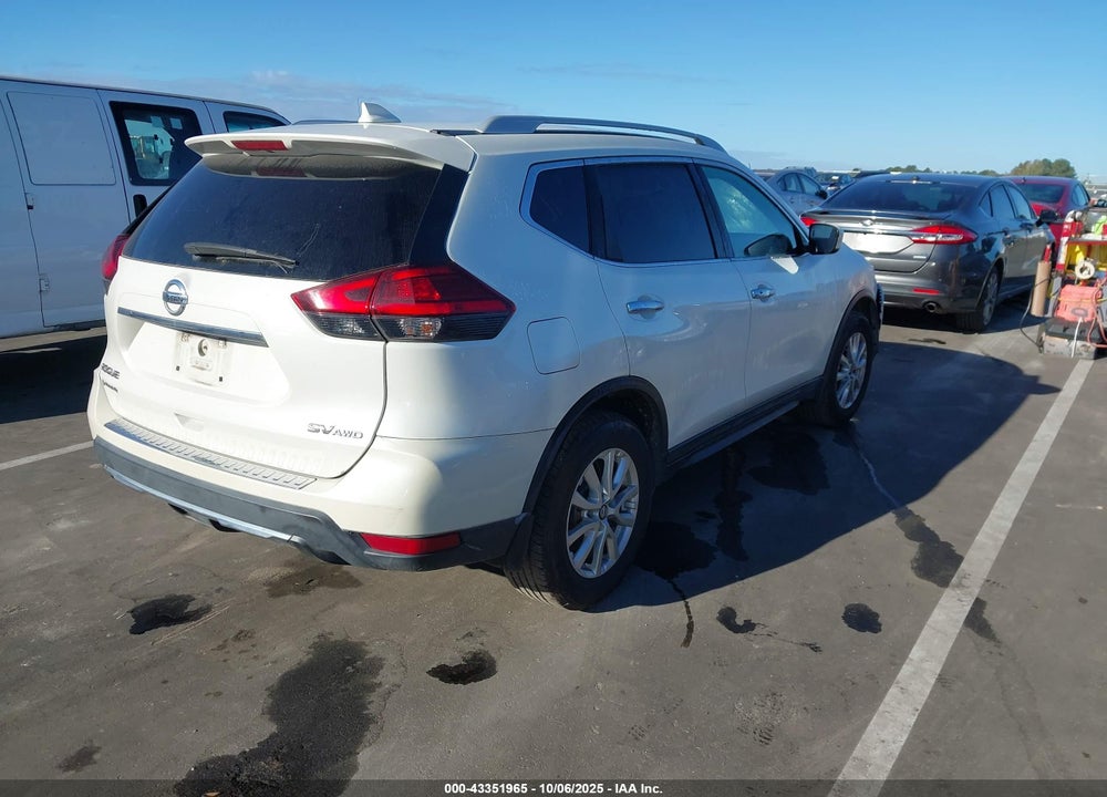 2017 NISSAN ROGUE VIN: 5N1AT2MV1HC732804